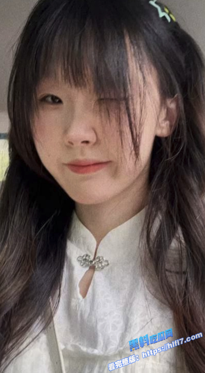 真实偷拍！大学生妹子 在男友家洗澡被偷拍洗澡全过程 妹子身材是真的嫩！3