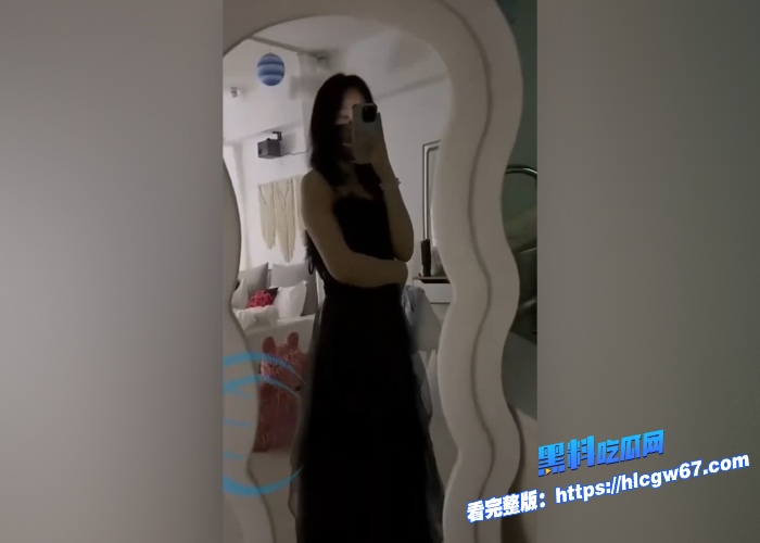 海角社区黑色婚纱极品妹妹爱吃雪糕五一假期和哥哥旅游玩累的哥哥熟睡躺在床上骚妹妹直接拨弄鸡吧强制榨精对白精彩 图3