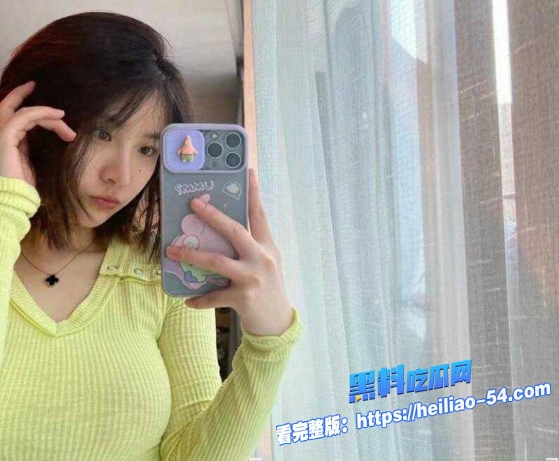 赣州师范科技学院03年短发精神学妹杨嘉婧社交平台性感照勾引网友4