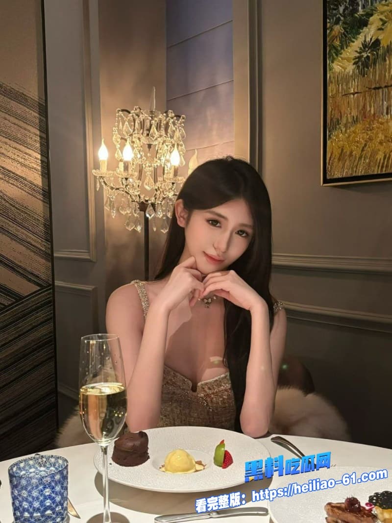 海角乱伦大神最新巨作家有迷人小嫂哥哥满足不了我直接满足嫂子酒店内用香蕉疯狂抽插4