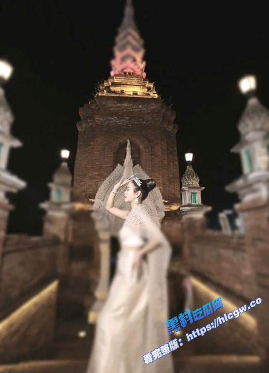 高清厕所偷拍！偷拍昆山启基永昌高颜值小姐姐尿尿 小姐姐毛可真多！4