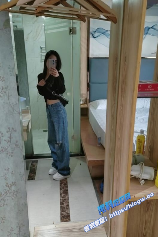 高清厕所偷拍！偷拍昆山启基永昌高颜值小姐姐尿尿 小姐姐毛可真多！6