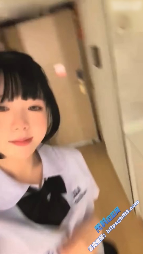 极品二次元少女  吃一口小布丁 直播大秀嫩穴 无毛逼跳蛋自慰高潮喷水！3