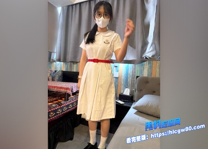 香港眼镜学生妹朱双双全网在找的完整版不雅视频白嫩学生妹极致反差在宿舍被男友抬起腿爆插 图3 香港眼镜学生妹朱双双全网在找的完整版不雅视频白嫩学生妹极致反差在宿舍被男友抬起腿爆插 图3