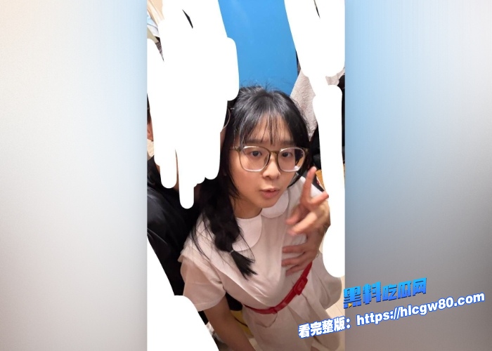 香港眼镜学生妹朱双双全网在找的完整版不雅视频白嫩学生妹极致反差在宿舍被男友抬起腿爆插 图5 香港眼镜学生妹朱双双全网在找的完整版不雅视频白嫩学生妹极致反差在宿舍被男友抬起腿爆插 图5