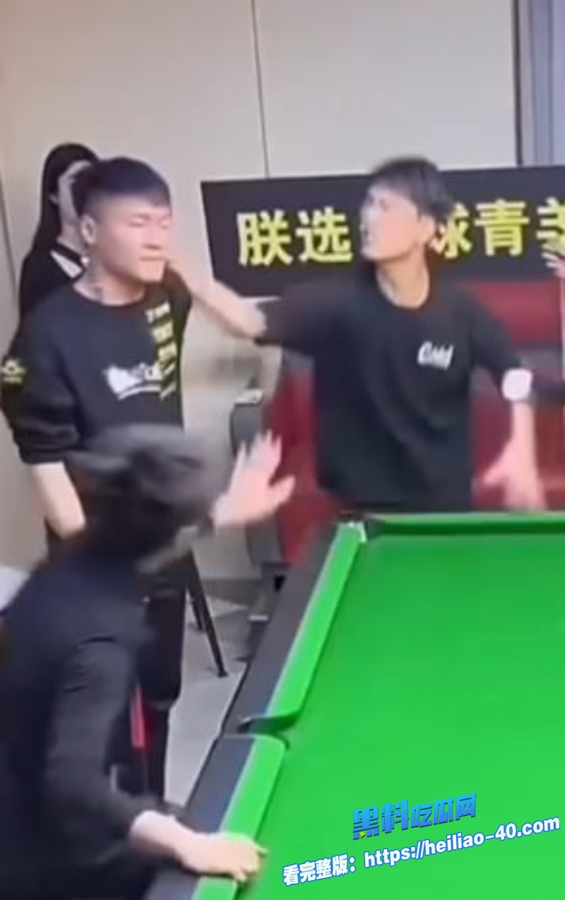 抖音百万网红苏A前合作伙伴宋野闯入3万人直播间当场狂扇耳光8 抖音百万网红苏A前合作伙伴宋野闯入3万人直播间当场狂扇耳光8