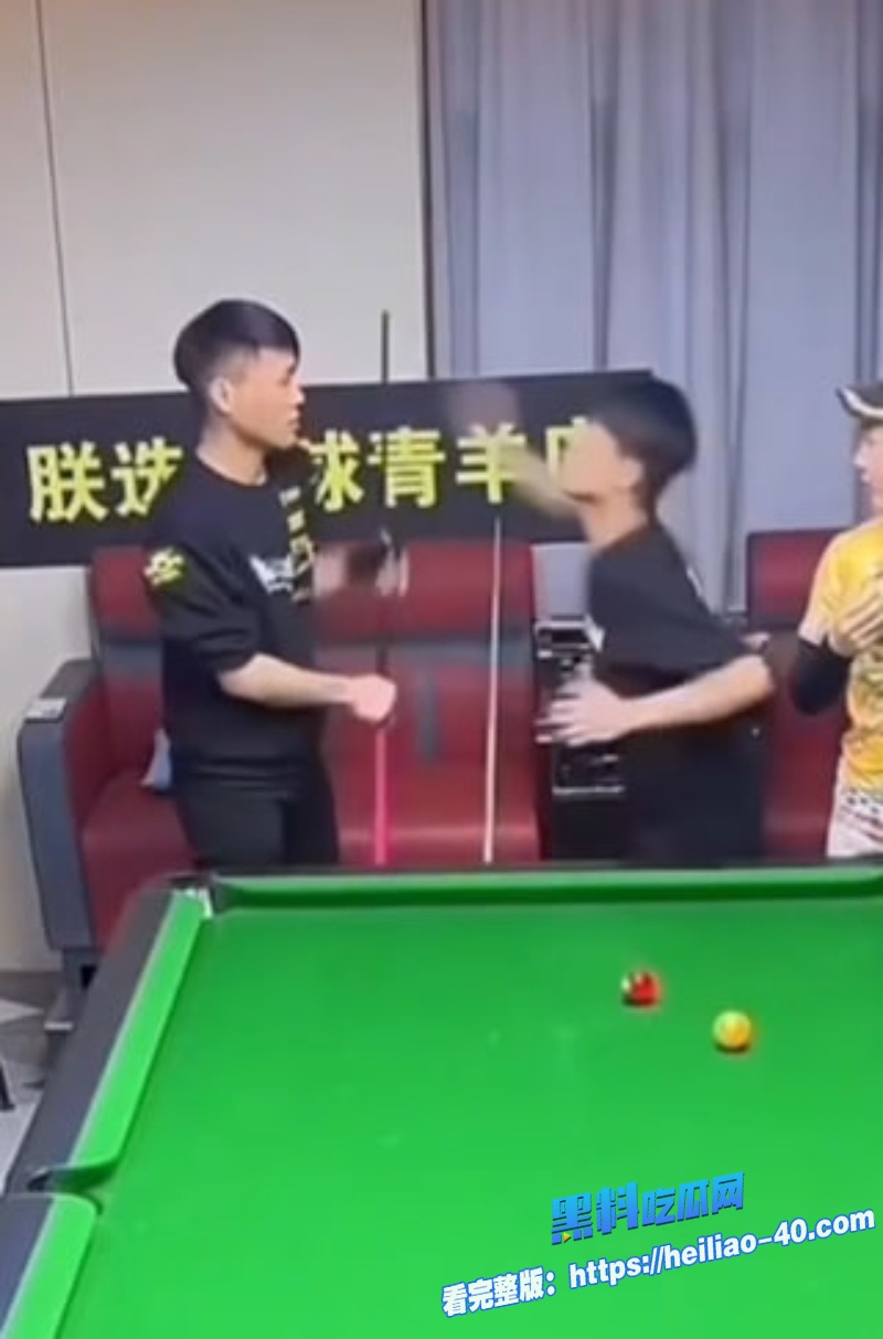 抖音百万网红苏A前合作伙伴宋野闯入3万人直播间当场狂扇耳光12 抖音百万网红苏A前合作伙伴宋野闯入3万人直播间当场狂扇耳光12