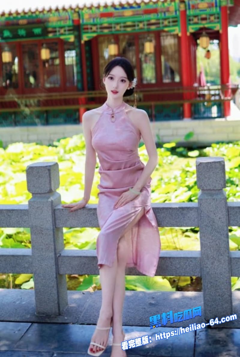 高颜值反差女神性爱视频流出全程露脸一字马姿势遭男友疯狂爆操一脸享受的表情太淫荡了8