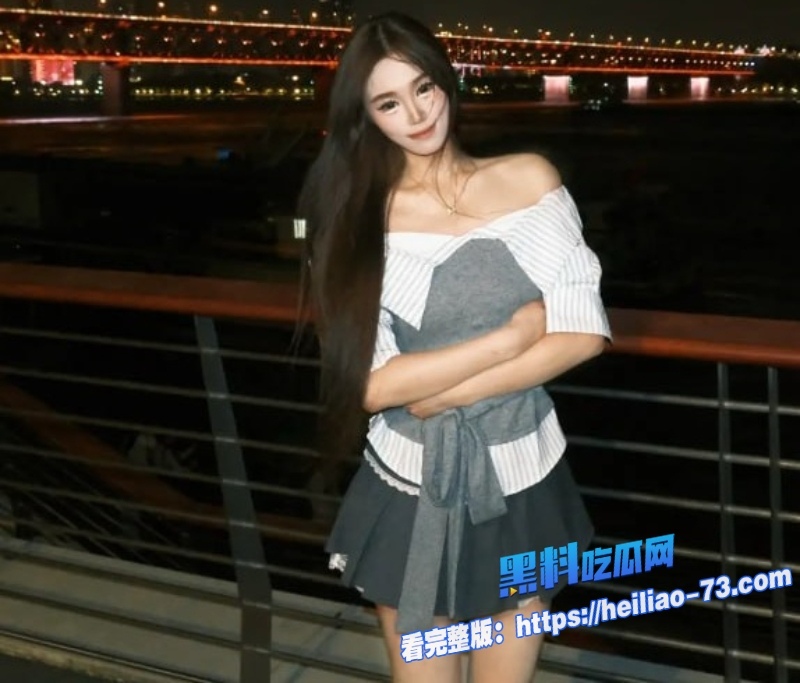 真实父女乱伦爸爸猛操女儿无毛粉穴狂喷高潮最后射满穴口太刺激4