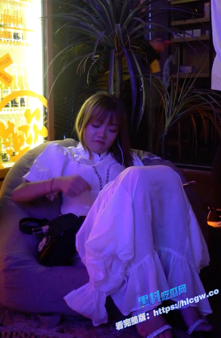 街头抄底偷拍!大街抄底短裙美女有惊喜 无内肥美鲍鱼口吐白沫 这是刚被内射完?3 街头抄底偷拍!大街抄底短裙美女有惊喜 无内肥美鲍鱼口吐白沫 这是刚被内射完?3