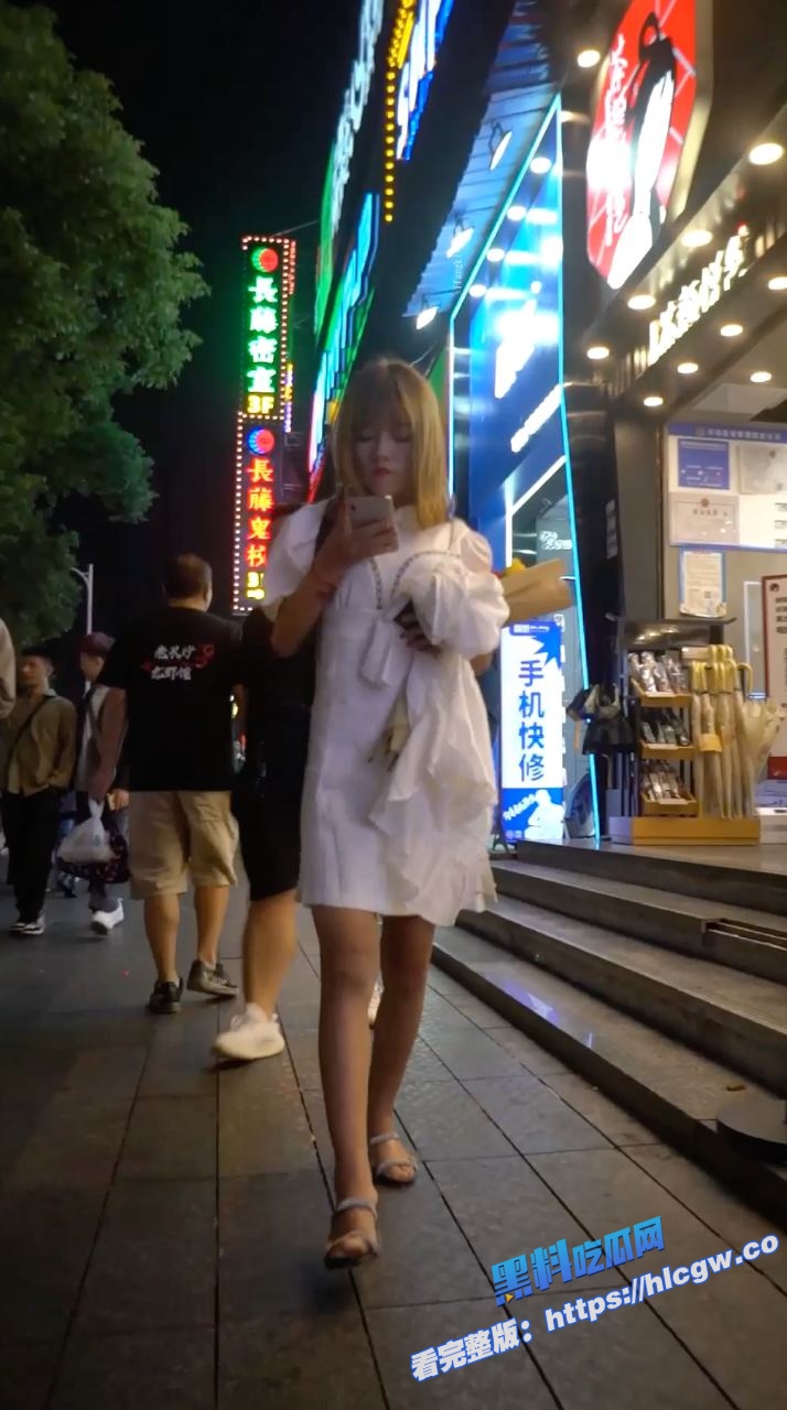 街头抄底偷拍!大街抄底短裙美女有惊喜 无内肥美鲍鱼口吐白沫 这是刚被内射完?5 街头抄底偷拍!大街抄底短裙美女有惊喜 无内肥美鲍鱼口吐白沫 这是刚被内射完?5