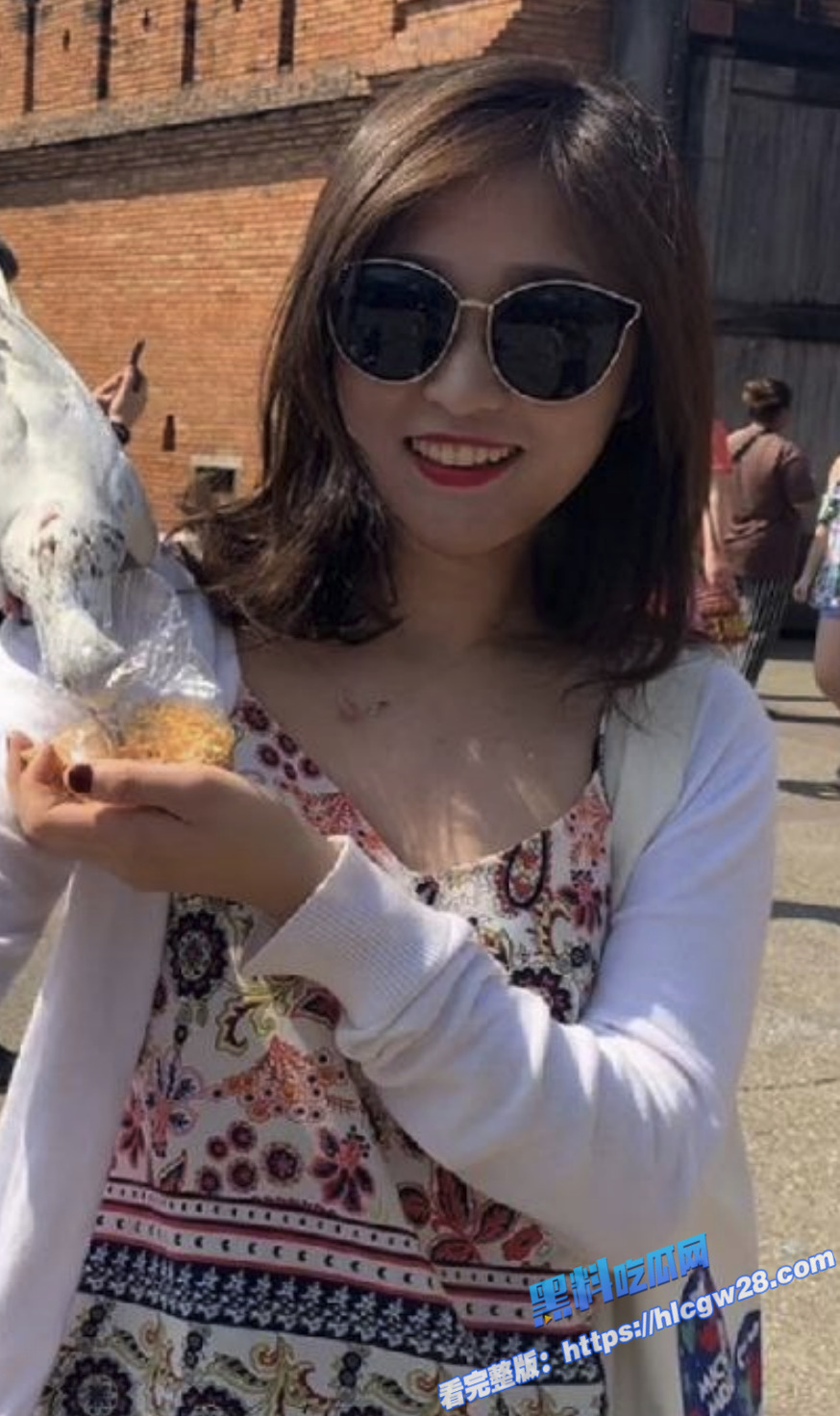 大学生情侣 胡子哥沈佳慧 就点开房自拍做爱视频 刮逼毛无套插入！14