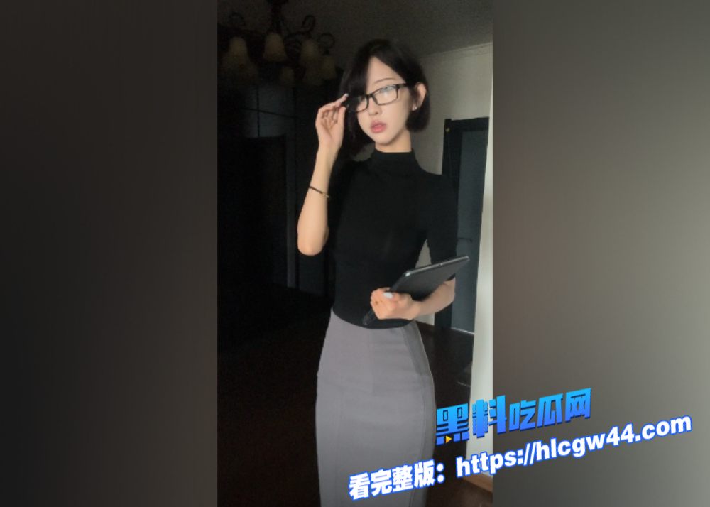 抖音50万粉丝网红行简5月最新福利合集假鸡巴跳蛋双管齐下淫叫声不断 9