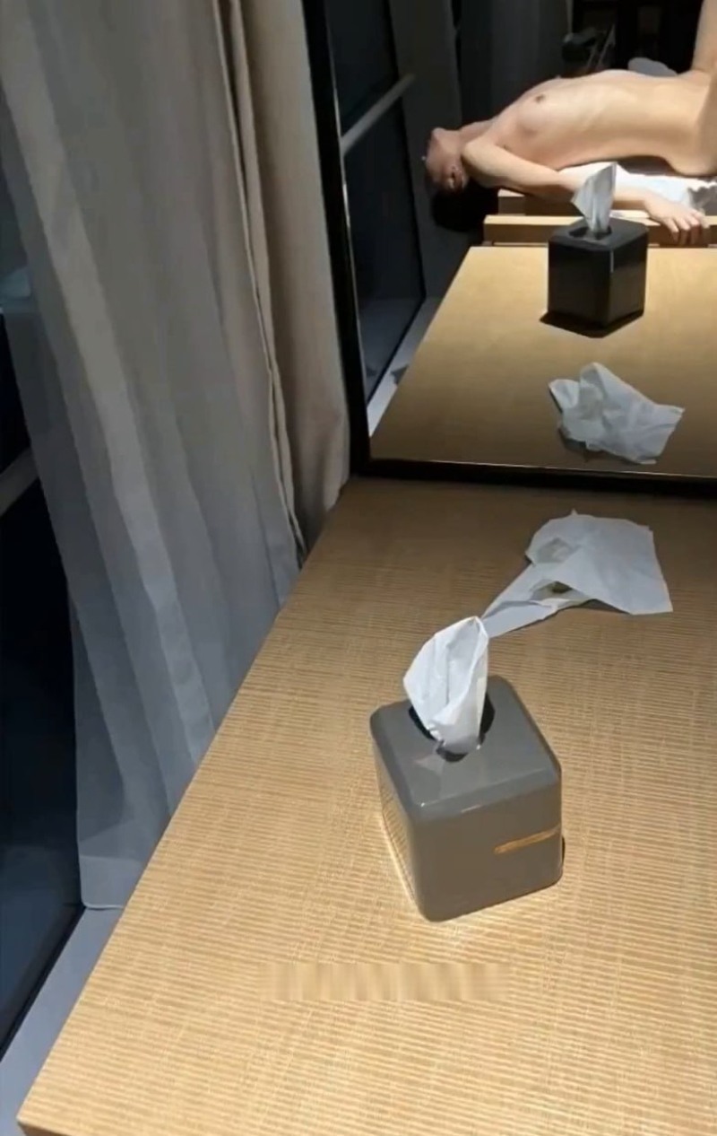 早前极品颜值反差婊张警官张津瑜与吕总啪啪福利合集泄密流出3