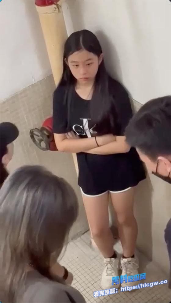 女神被精神小妹霸凌 图2