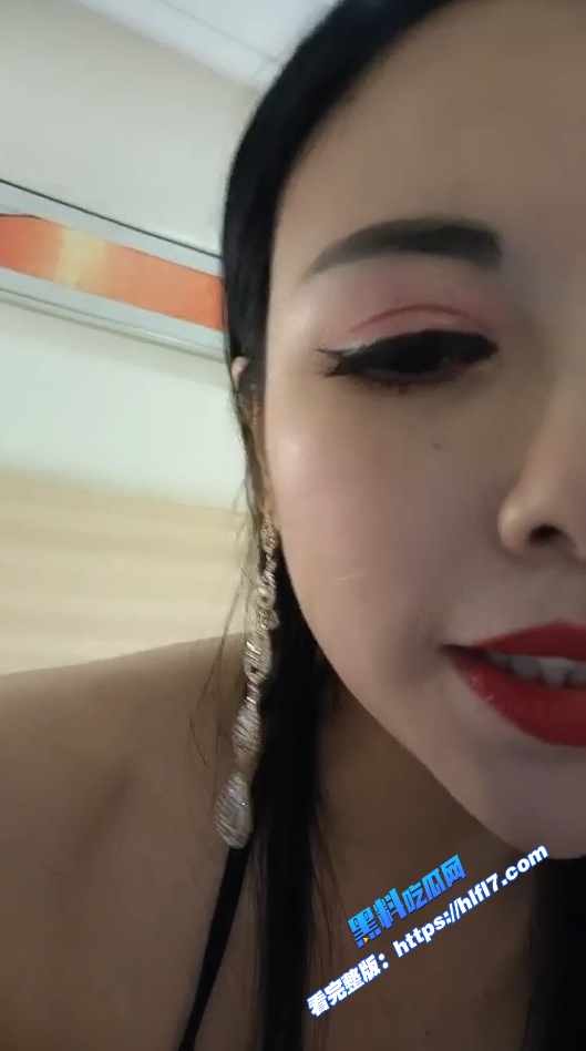 顶级熟女技师 极品按摩师技师的全套服务 给没体验的小伙子们饱饱眼福！ 图1