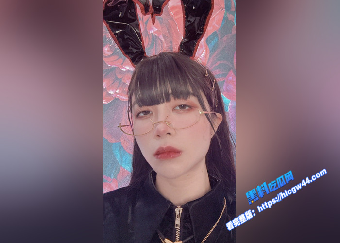 香港福利姬 Hieey 帝国上尉会员福利合集泄露 巨乳尤物COS服道具自慰 揉胸画面诱惑爆表2