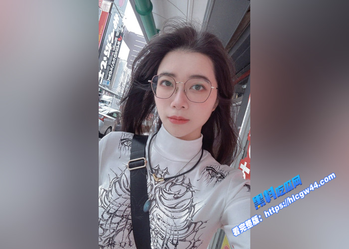 香港福利姬 Hieey 帝国上尉会员福利合集泄露 巨乳尤物COS服道具自慰 揉胸画面诱惑爆表3