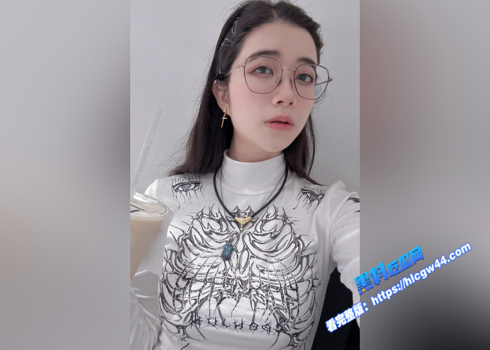 香港福利姬 Hieey 帝国上尉会员福利合集泄露 巨乳尤物COS服道具自慰 揉胸画面诱惑爆表7