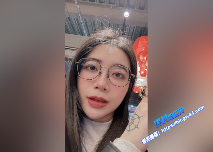香港福利姬 Hieey 帝国上尉会员福利合集泄露 巨乳尤物COS服道具自慰 揉胸画面诱惑爆表22