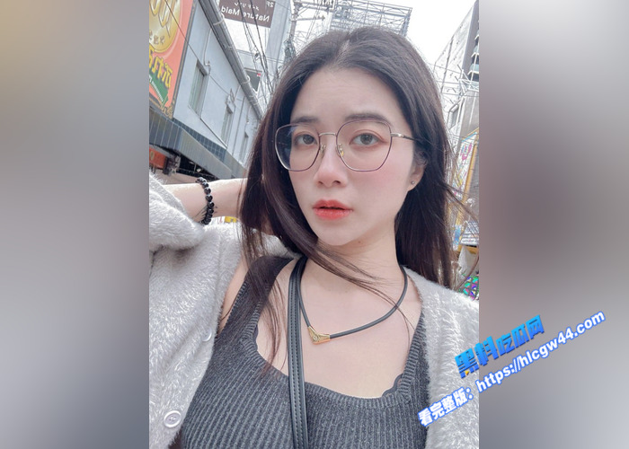 香港福利姬 Hieey 帝国上尉会员福利合集泄露 巨乳尤物COS服道具自慰 揉胸画面诱惑爆表33
