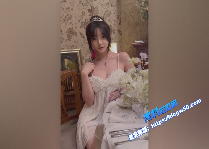 抖音140万粉网红糯美子早期贩卖私密视频被人扒出皮肤白皙豪华巨乳道具自慰粉嫩小穴骚叫不断 图6WH700x500px 抖音140万粉网红糯美子早期贩卖私密视频被人扒出皮肤白皙豪华巨乳道具自慰粉嫩小穴骚叫不断 图6WH700x500px