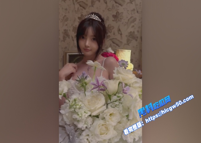 抖音140万粉网红糯美子早期贩卖私密视频被人扒出皮肤白皙豪华巨乳道具自慰粉嫩小穴骚叫不断 图7WH700x500px 抖音140万粉网红糯美子早期贩卖私密视频被人扒出皮肤白皙豪华巨乳道具自慰粉嫩小穴骚叫不断 图7WH700x500px