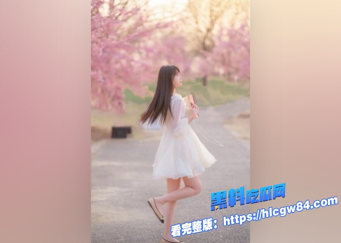 和超嫩的19岁妹妹乱伦把她按在床上爆操淫靡指数直冲云霄又是多少人的白月光图 1
