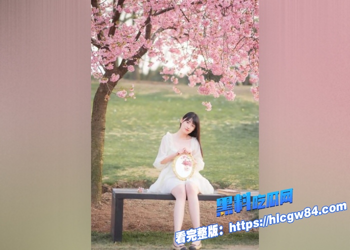 和超嫩的19岁妹妹乱伦把她按在床上爆操淫靡指数直冲云霄又是多少人的白月光图 10