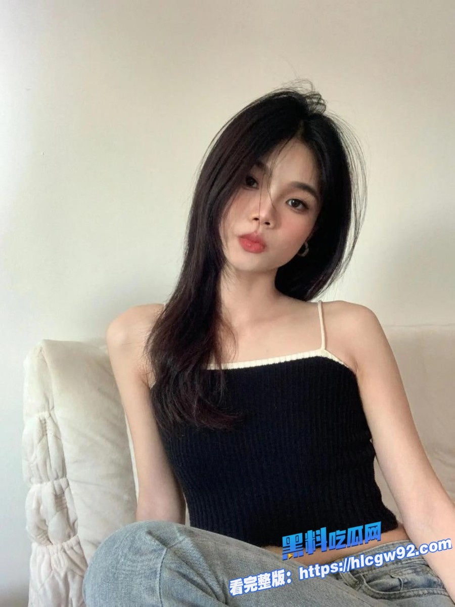 顶级模特小泽户外人前露出骚穴2 顶级模特小泽户外人前露出骚穴2