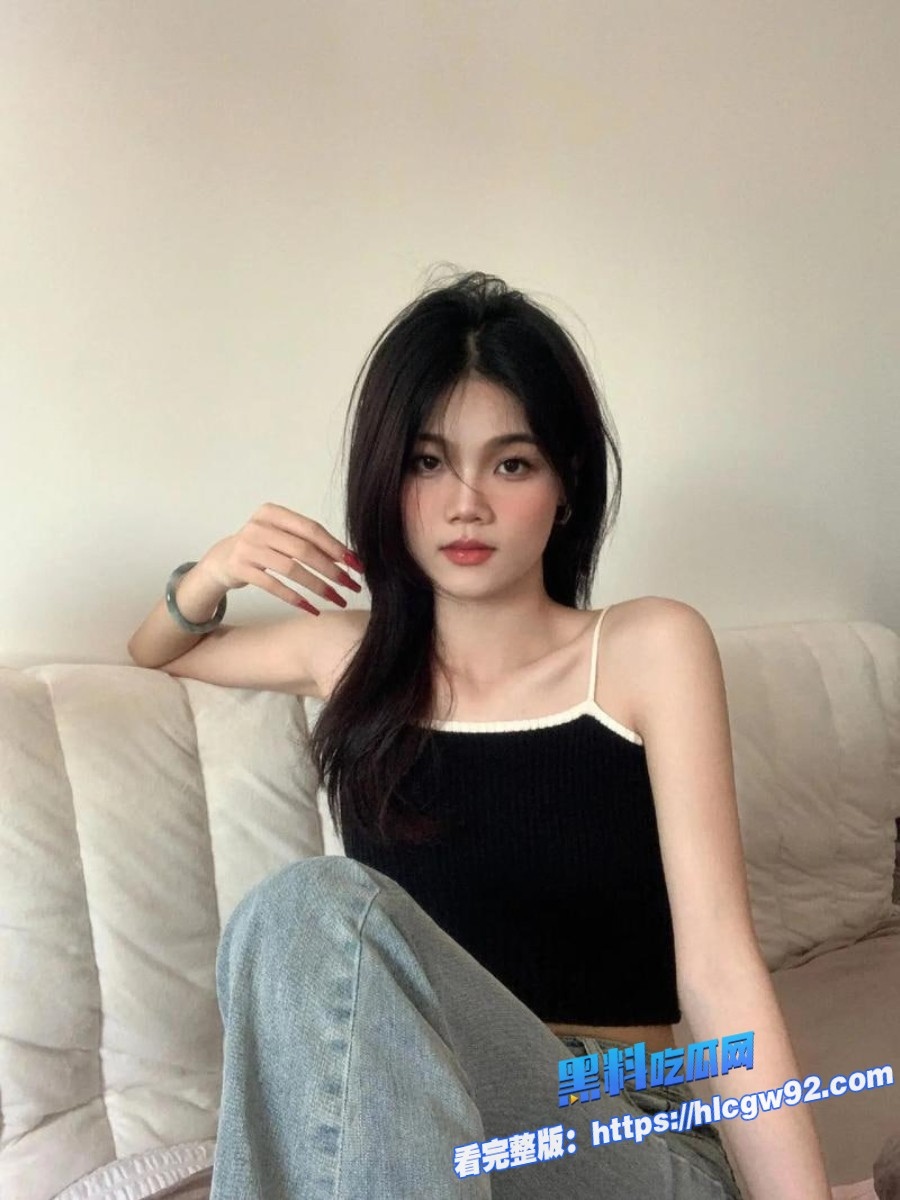 顶级模特小泽户外人前露出骚穴4 顶级模特小泽户外人前露出骚穴4