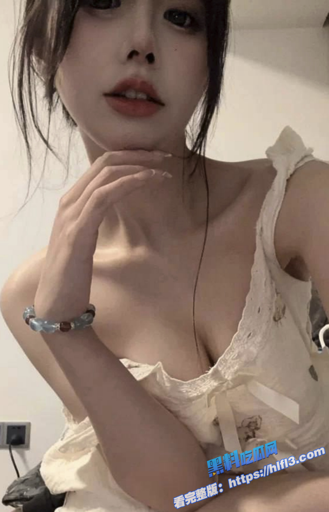 史上最美蜜桃臀 极品小屁股紧实又翘挺 暴力后入翘臀 这屁股操起来一晃一晃的！1