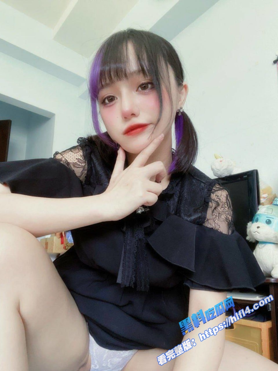 推特双马尾萝莉 itsukidevil 私拍福利 欲望脸对镜揉奶发骚自慰 馒头穴淫水泛滥成灾！1
