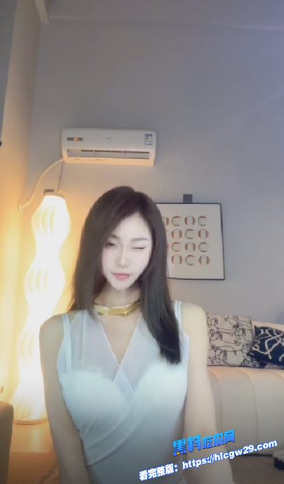 花椒极品高颜少妇 小玉娇妻 大尺度定制 露脸裸舞露三点!图4 花椒极品高颜少妇 小玉娇妻 大尺度定制 露脸裸舞露三点!图4