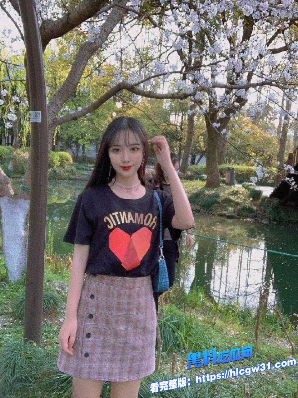 美女大学生和金主相约无套做爱穿性感黑丝各种姿势配合简直特反差 1