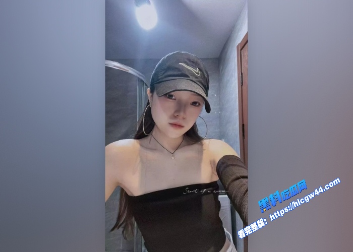 推特反差福利姬Healess童颜巨乳极品身材自拍视频被泄密特写骚穴阴毛非常浓密 图1WH700x500px