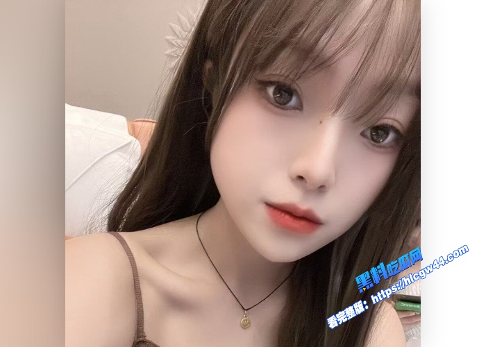 推特反差福利姬Healess童颜巨乳极品身材自拍视频被泄密特写骚穴阴毛非常浓密 图2WH700x500px