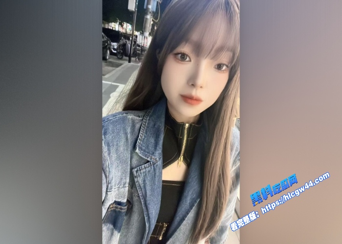 推特反差福利姬Healess童颜巨乳极品身材自拍视频被泄密特写骚穴阴毛非常浓密 图3WH700x500px