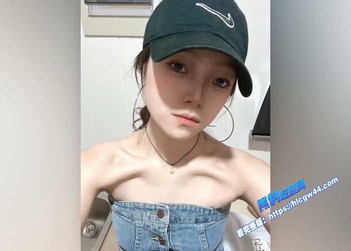 推特反差福利姬Healess童颜巨乳极品身材自拍视频被泄密特写骚穴阴毛非常浓密 图4WH700x500px