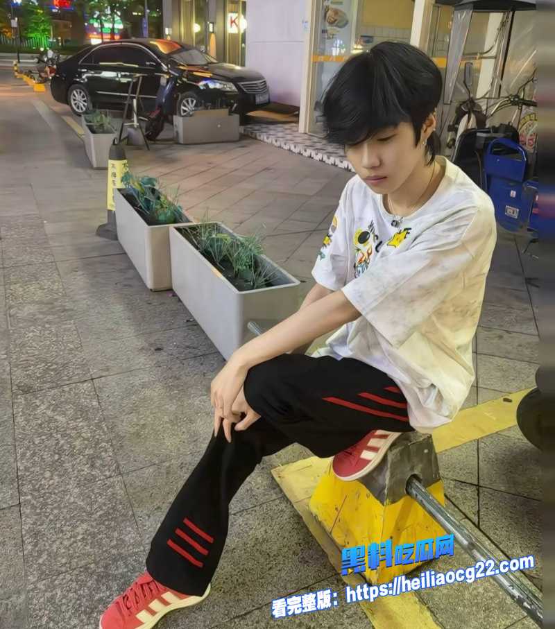 抖音男网红吴书源3