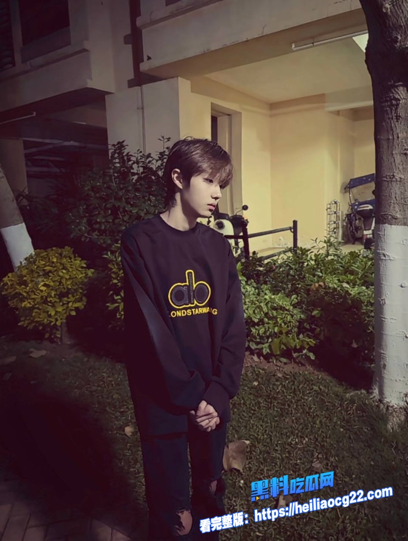 抖音男网红吴书源4