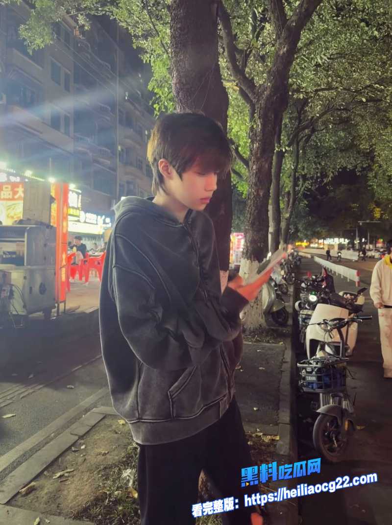 抖音男网红吴书源5