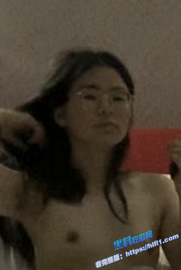 江西某某团后勤老师 范雪 课间约单男开钟点房 丝袜裸照不雅视频流出！2