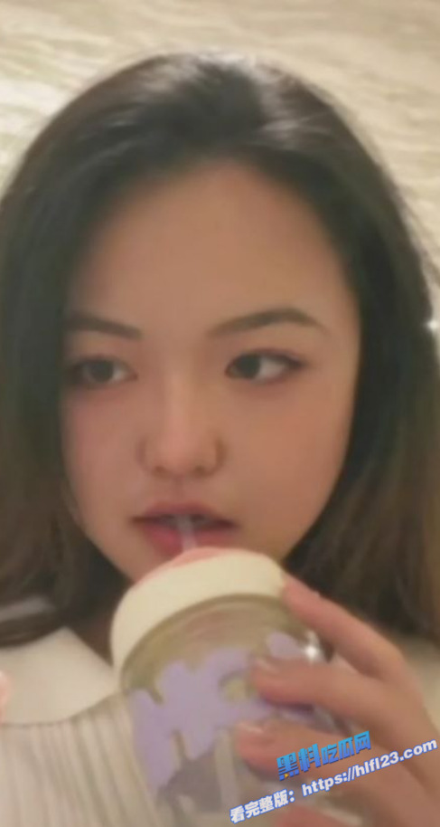 内蒙古微胖身材眼镜妹 欧文静 自拍口交吃鸡视频 技术一流娴熟 看来平时没少吃啊！1