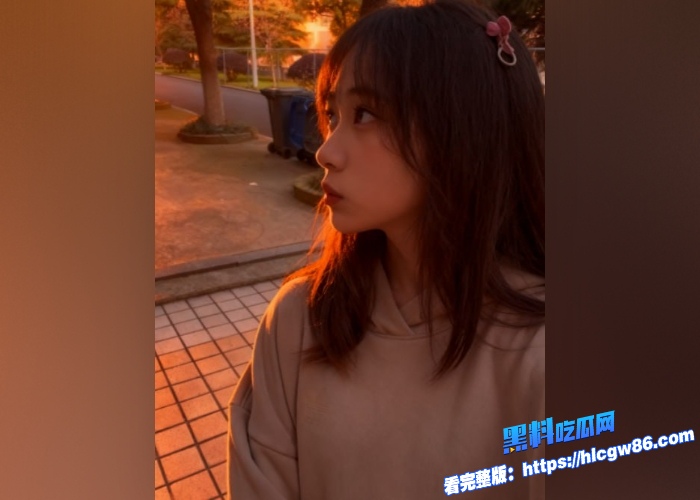 可爱大眼贫乳萌妹炸裂流出冷白皮完美露脸自拍和狂野性爱真实喷汁高潮刺激必撸神作 3