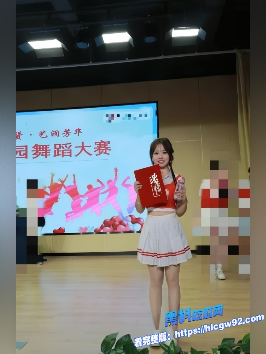 湖南大学啦啦队清纯女神田真真渣男分手后曝光反差私照1 湖南大学啦啦队清纯女神田真真渣男分手后曝光反差私照1