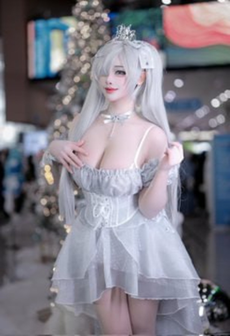 极品巨乳女神yasal漫展cos服装诱惑写真福利7