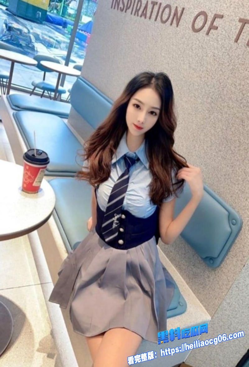 高颜值反差少妇出轨土豪3