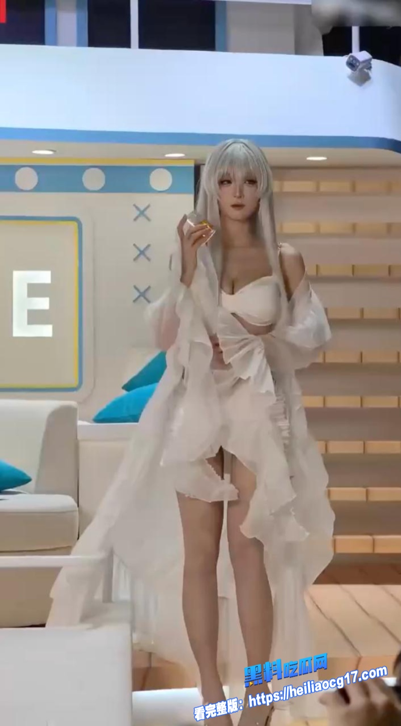 福利姬漫展脱衣直播8