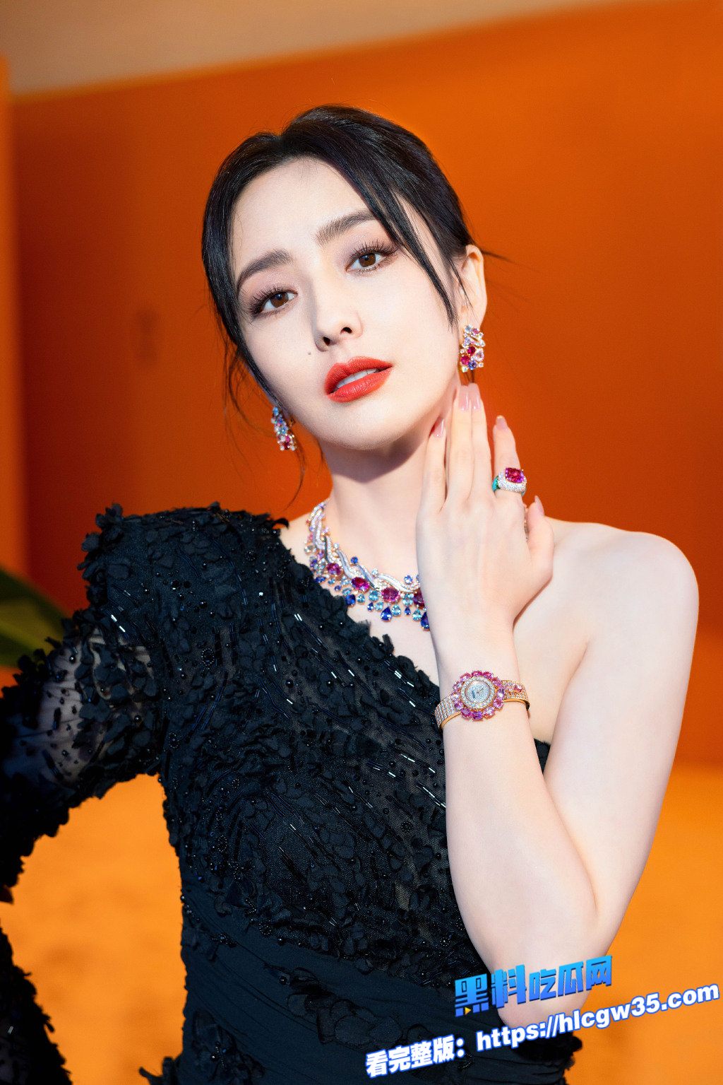 明星换脸AI佟丽娅和男粉丝直播互动各种姿势无套抽插后入更是猛顶操翻被操的很享受 10